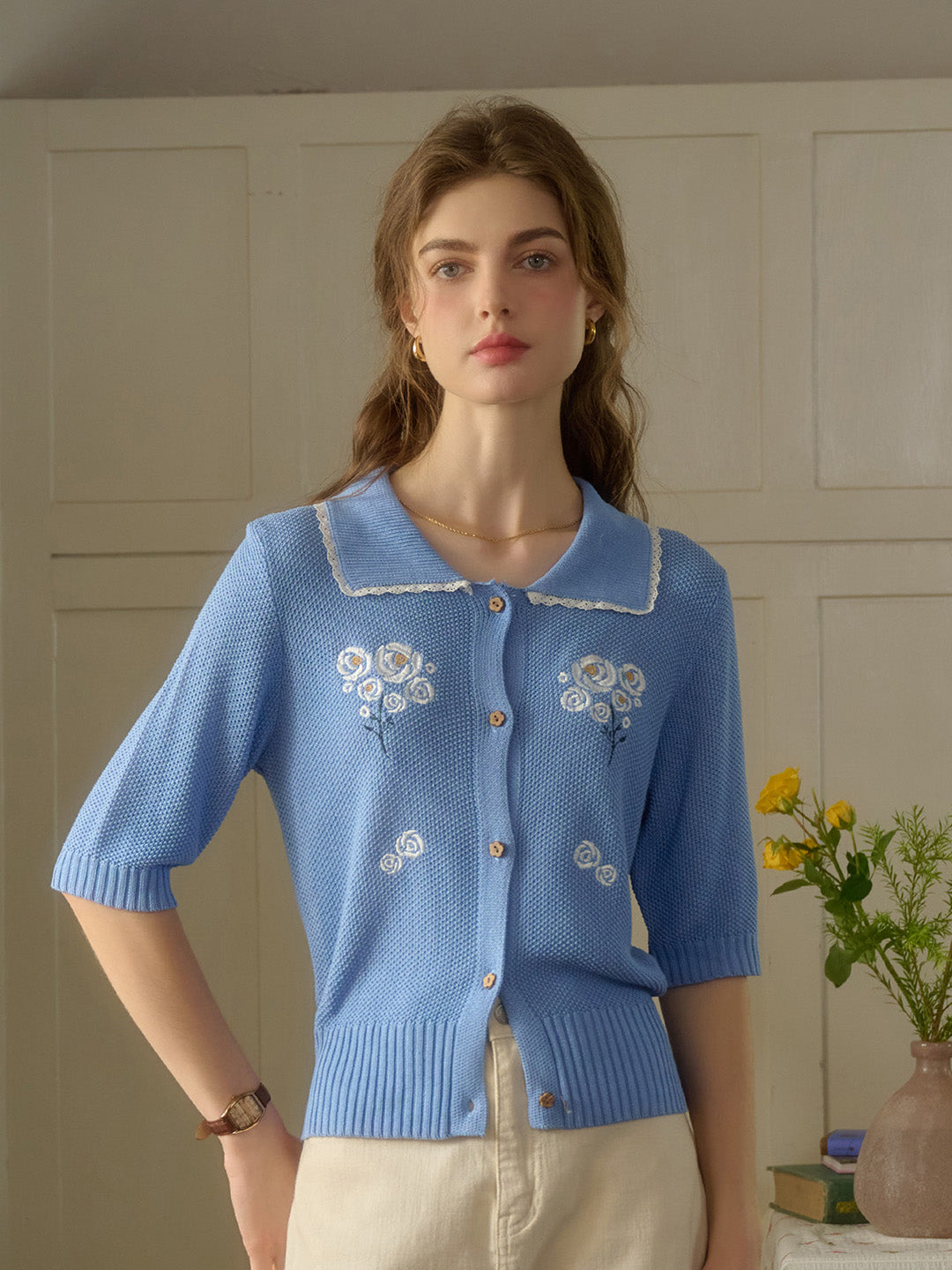【Final Sale】Roise Round Neck Embroidery Top