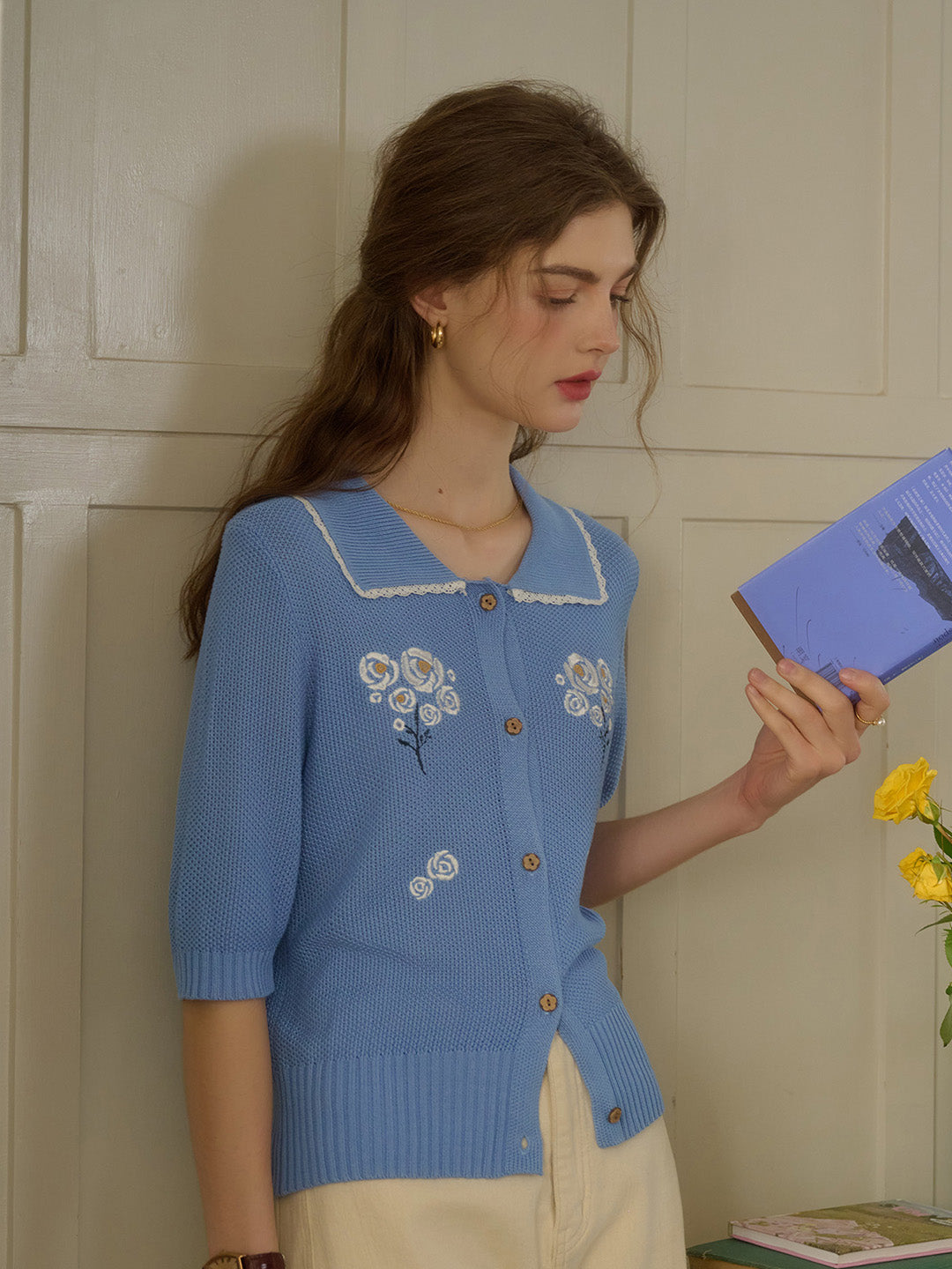 【Final Sale】Roise Round Neck Embroidery Top