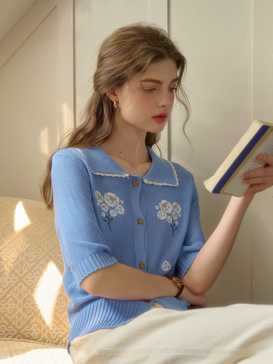 【Final Sale】Roise Round Neck Embroidery Top