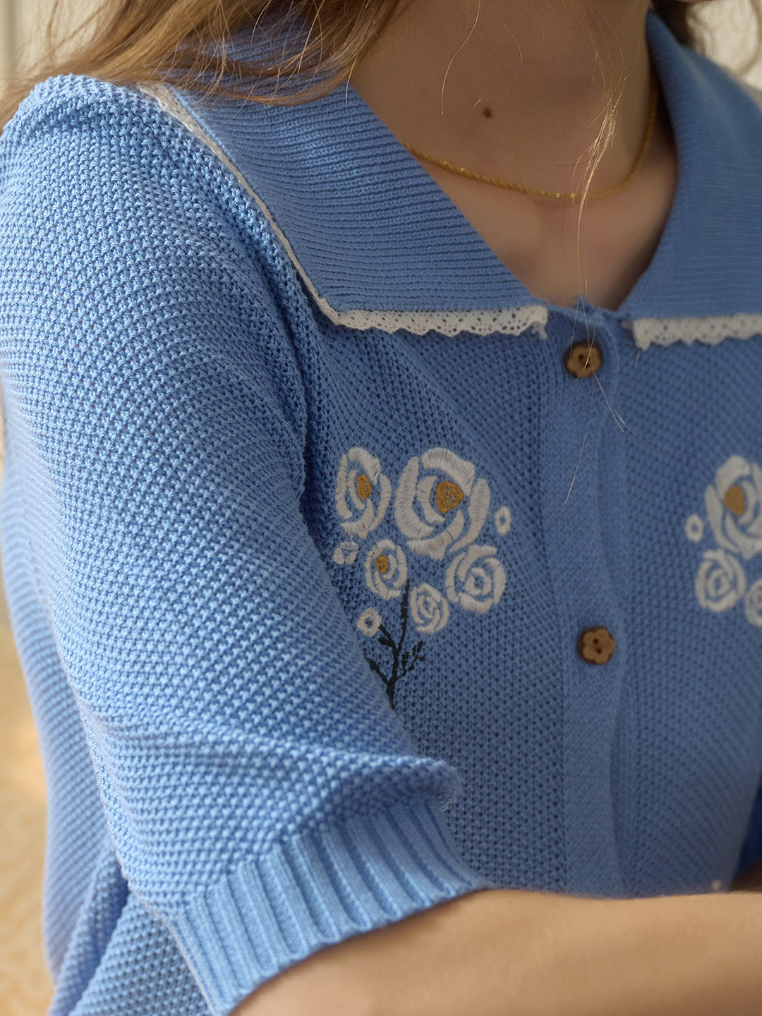 【Final Sale】Roise Round Neck Embroidery Top