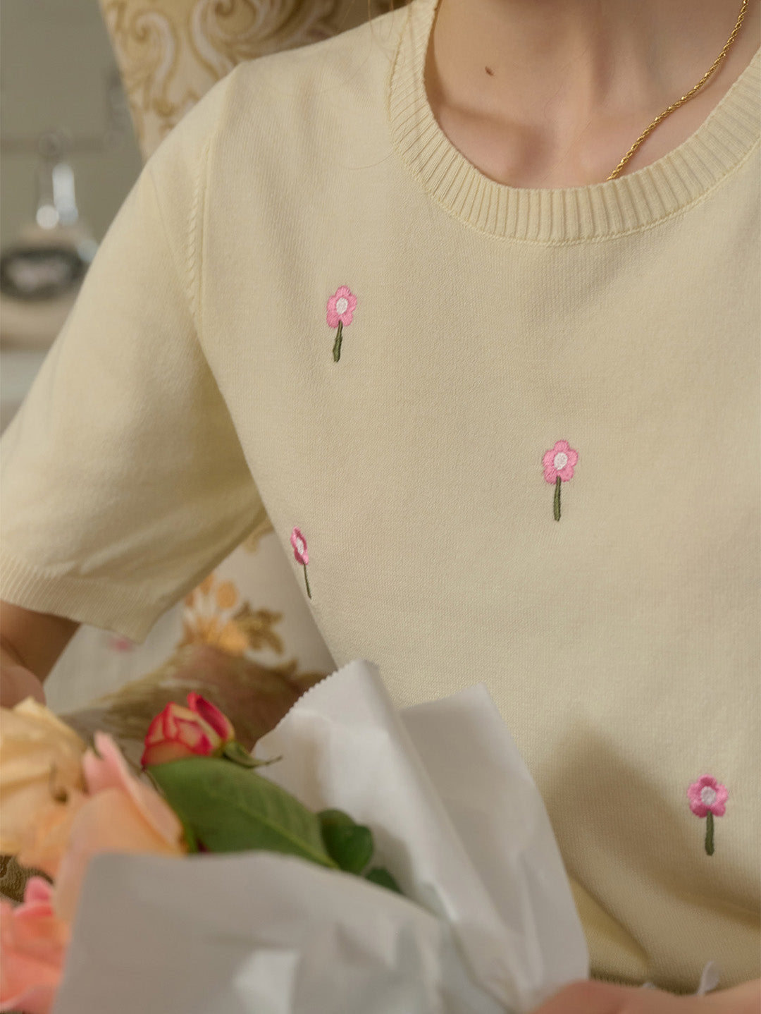 【Final Sale】Lillie Round Neck Embroidery Knit Top