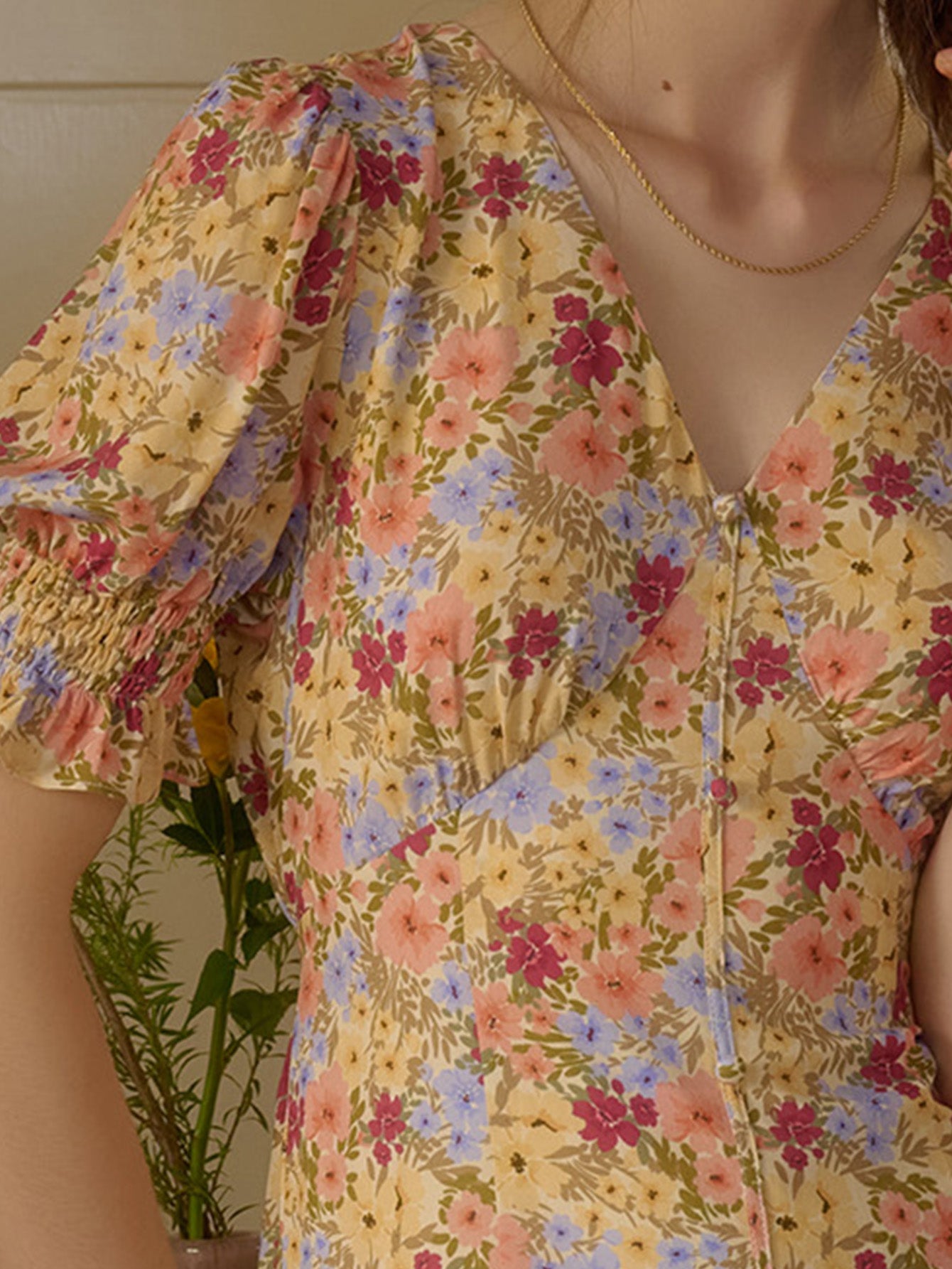 【Final Sale】Xena V-Neck Floral Puff Sleeve Dress - Red