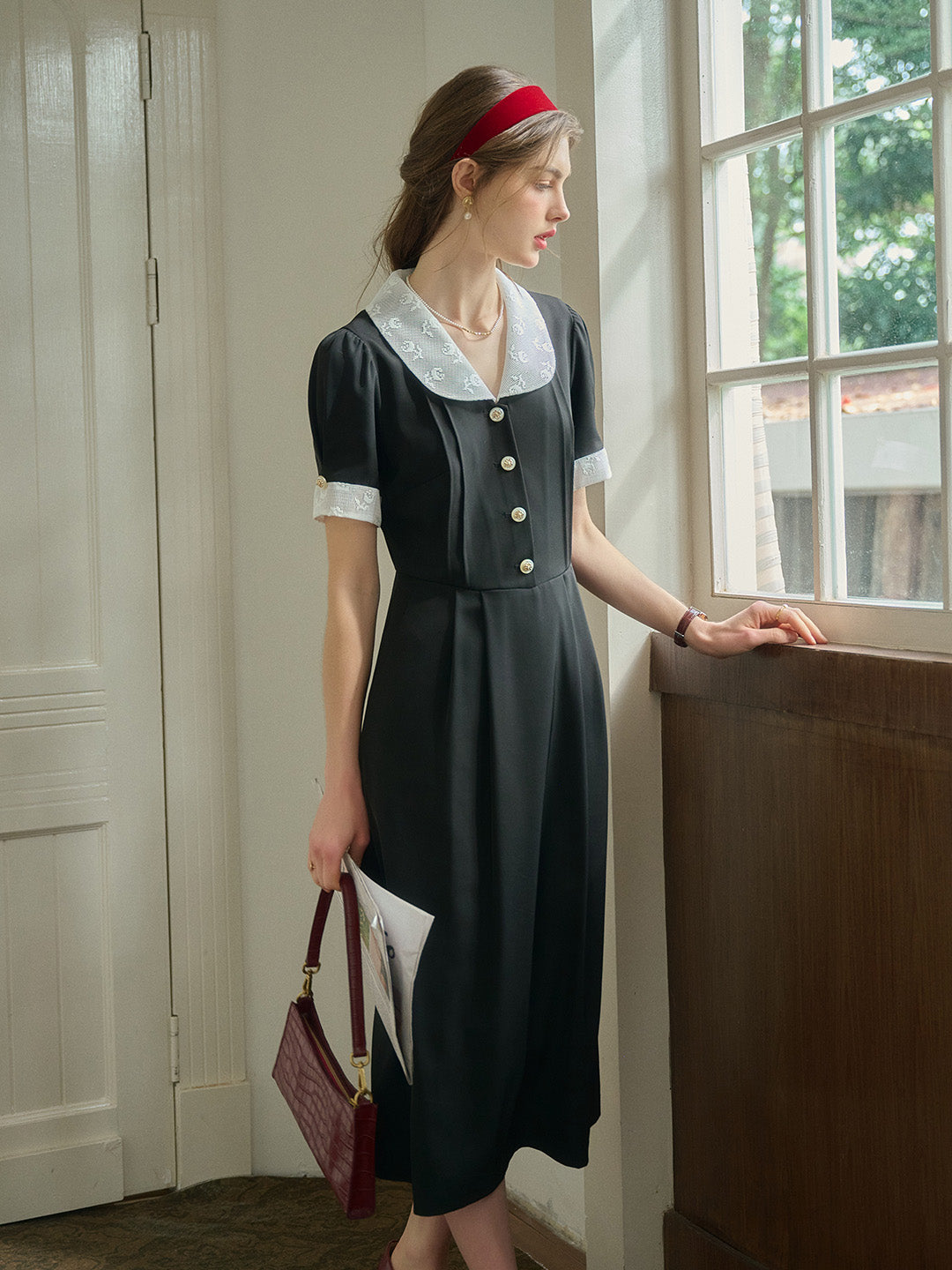 Evelyn Peter Pen Collar Contrasting Dress