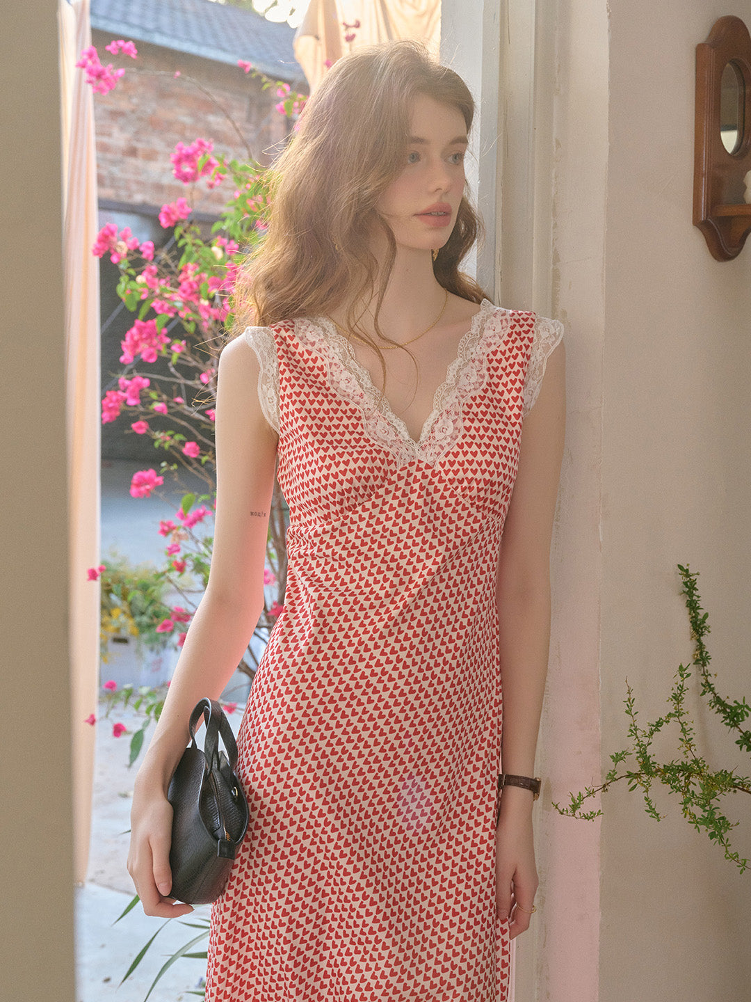【Final Sale】Suzy V-Neck Heartcore Lace Dress