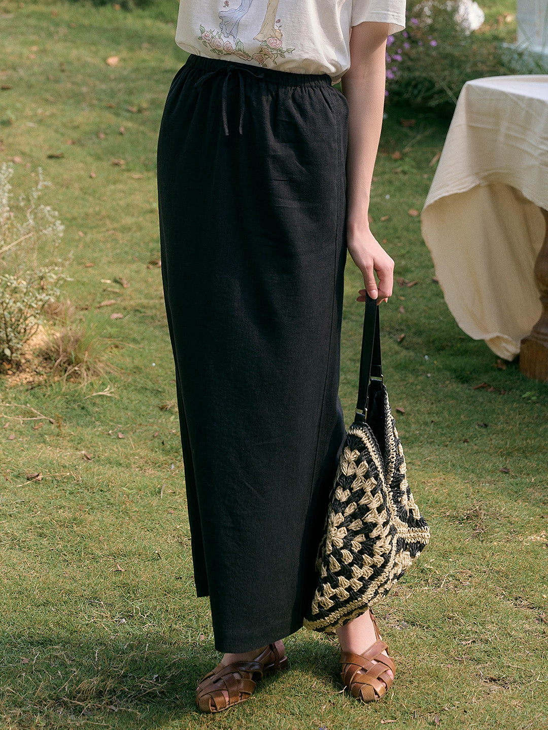 Mare Straight Cut Back Slit Skirt