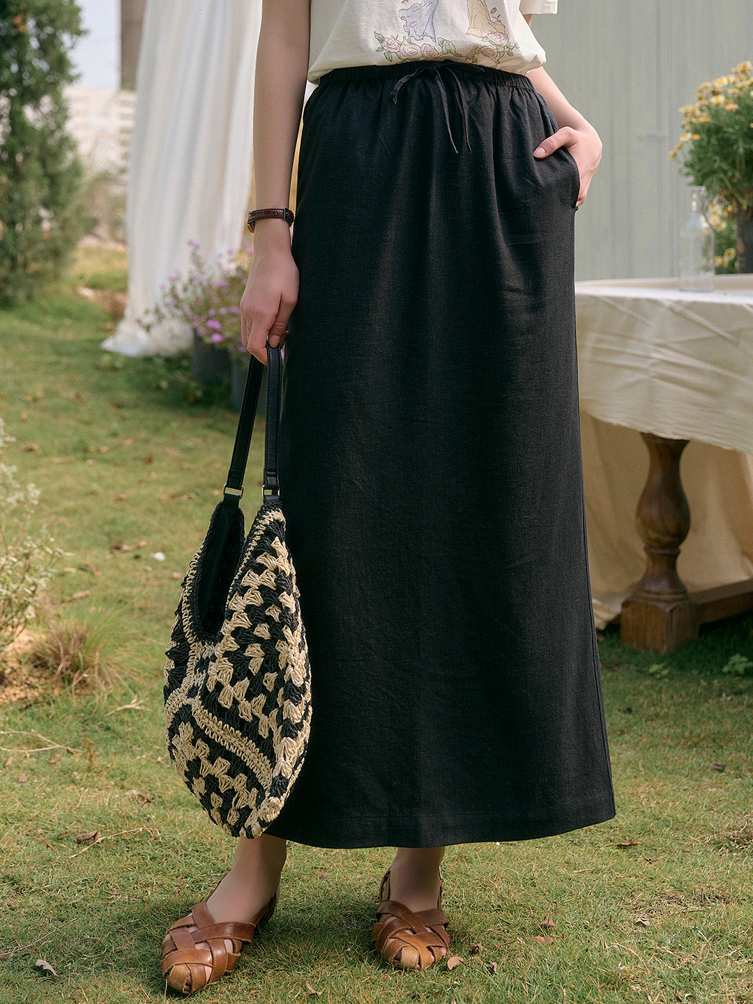 Mare Straight Cut Back Slit Skirt