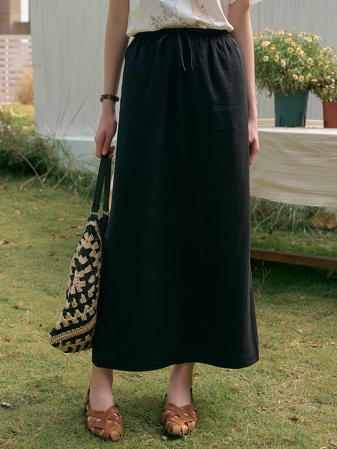 Mare Straight Cut Back Slit Skirt