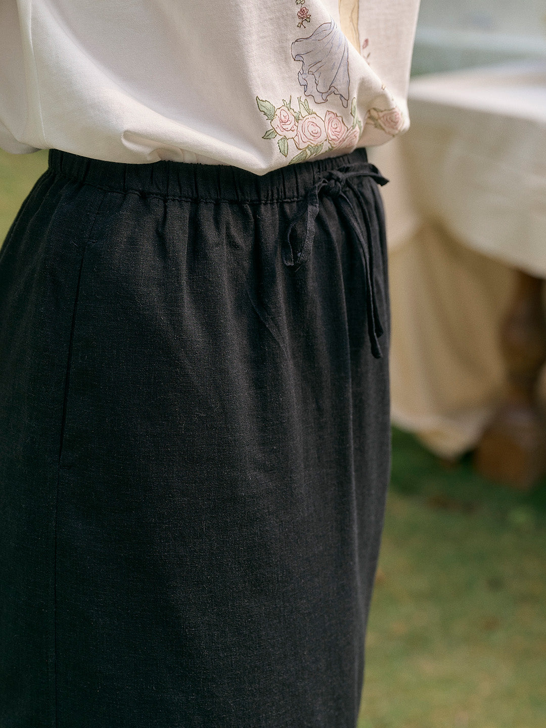 Mare Straight Cut Back Slit Skirt
