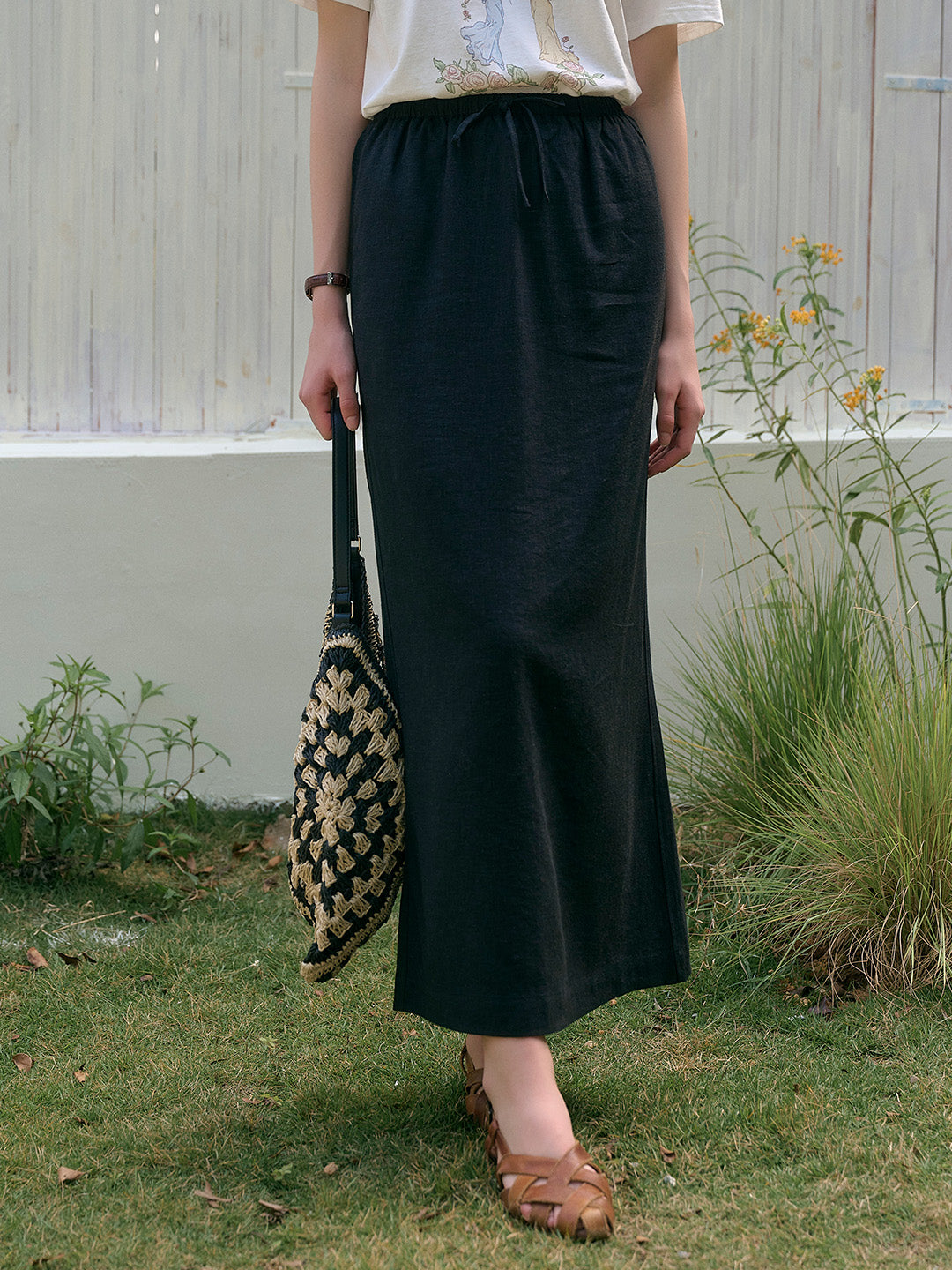 Mare Straight Cut Back Slit Skirt