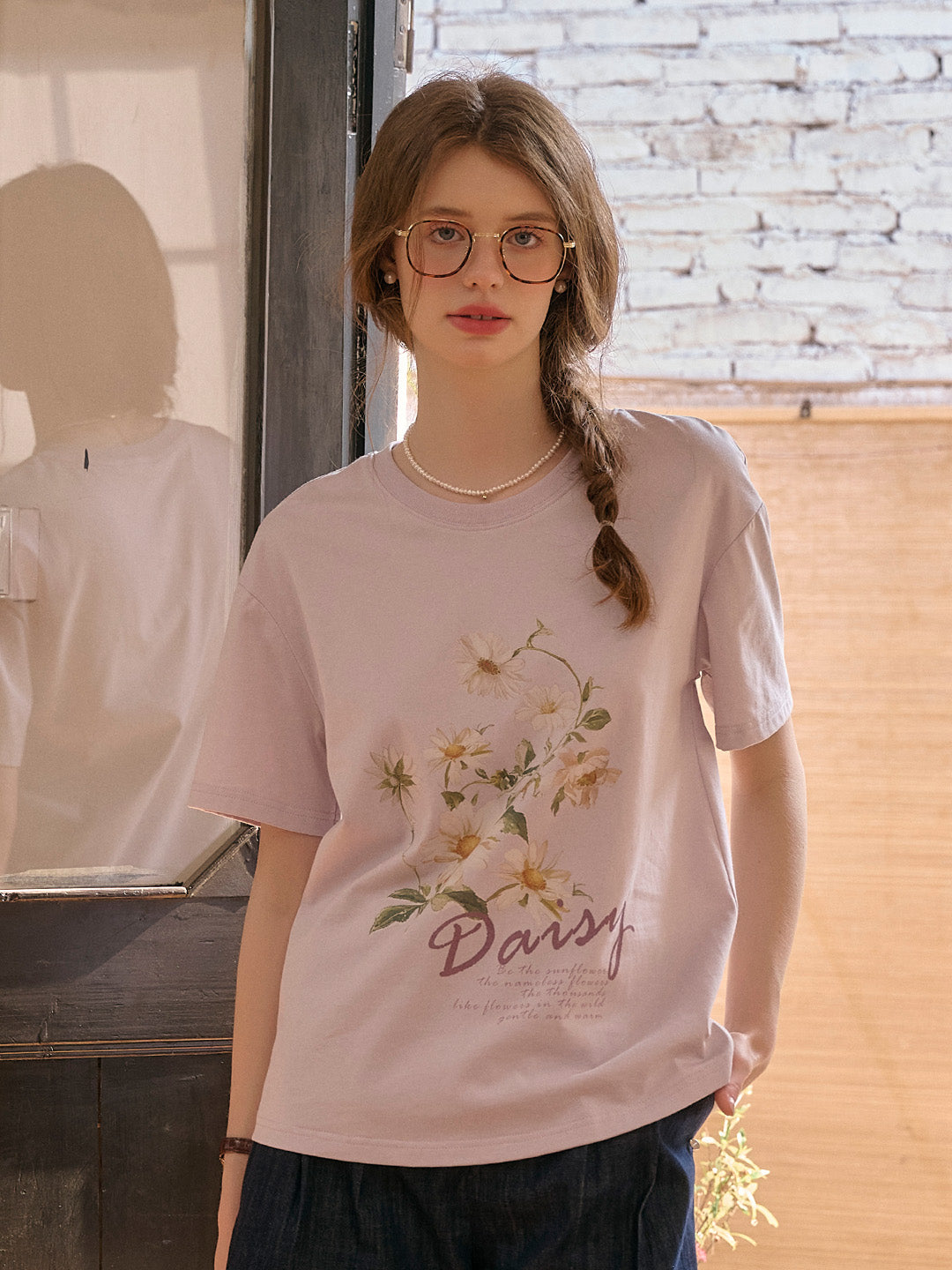 Daisy Round Neck Antique Flower T-shirt
