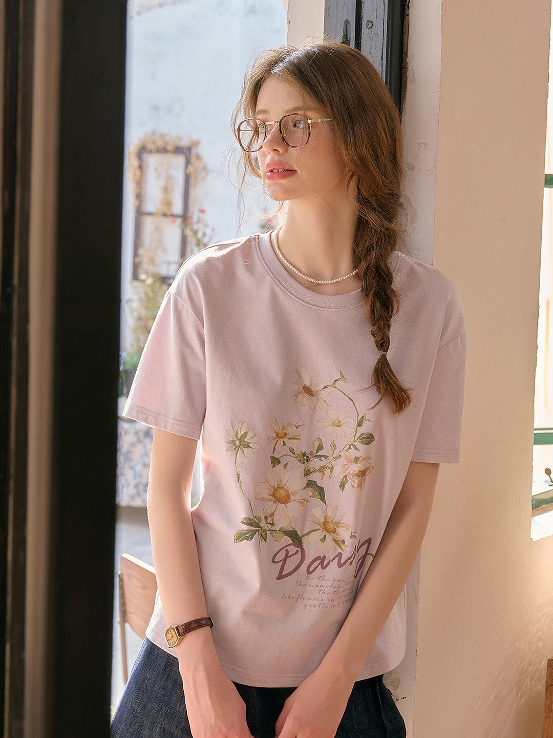 Daisy Round Neck Antique Flower T-shirt