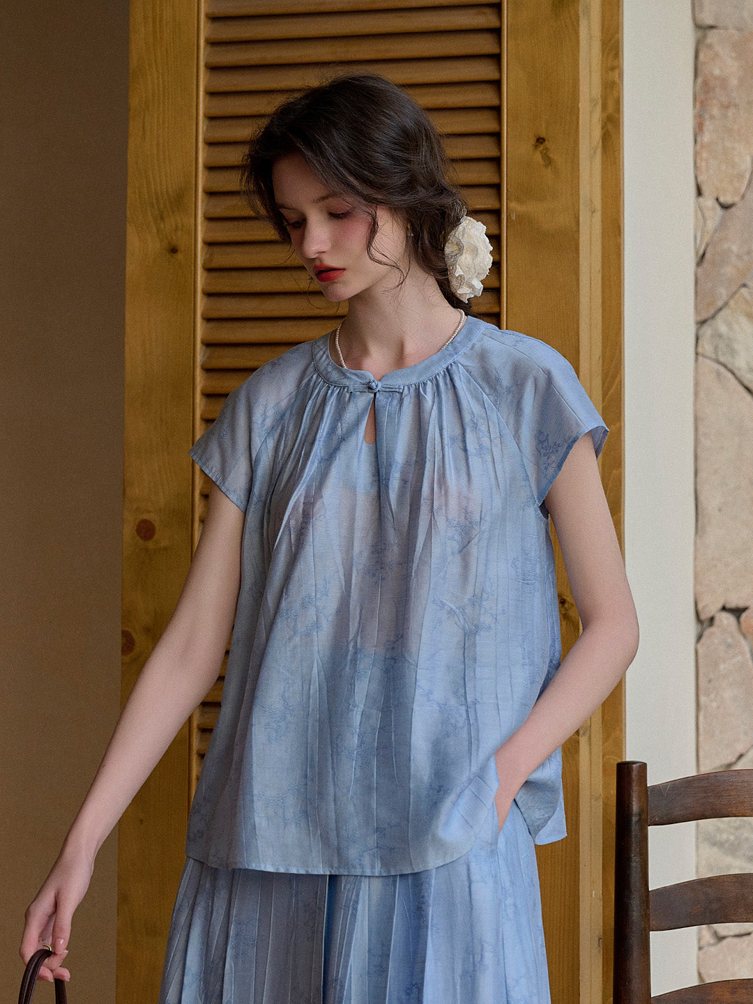 Ivory Round Neck New Chinese Style Blouse