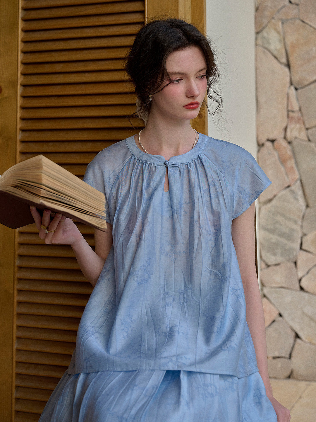 Ivory Round Neck New Chinese Style Blouse