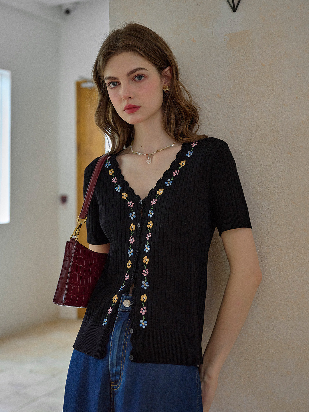 Tiana Wavy Neck Embroidery Cardigan