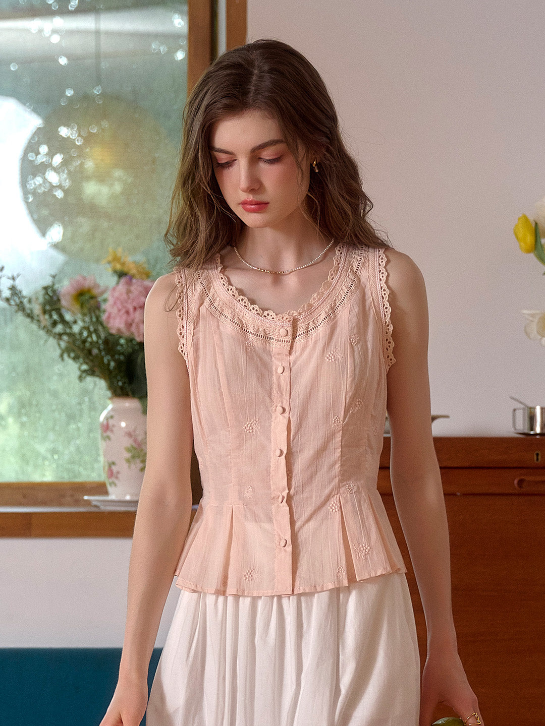 Lynn Round Neck Sleeveless 100% Cotton Blouse