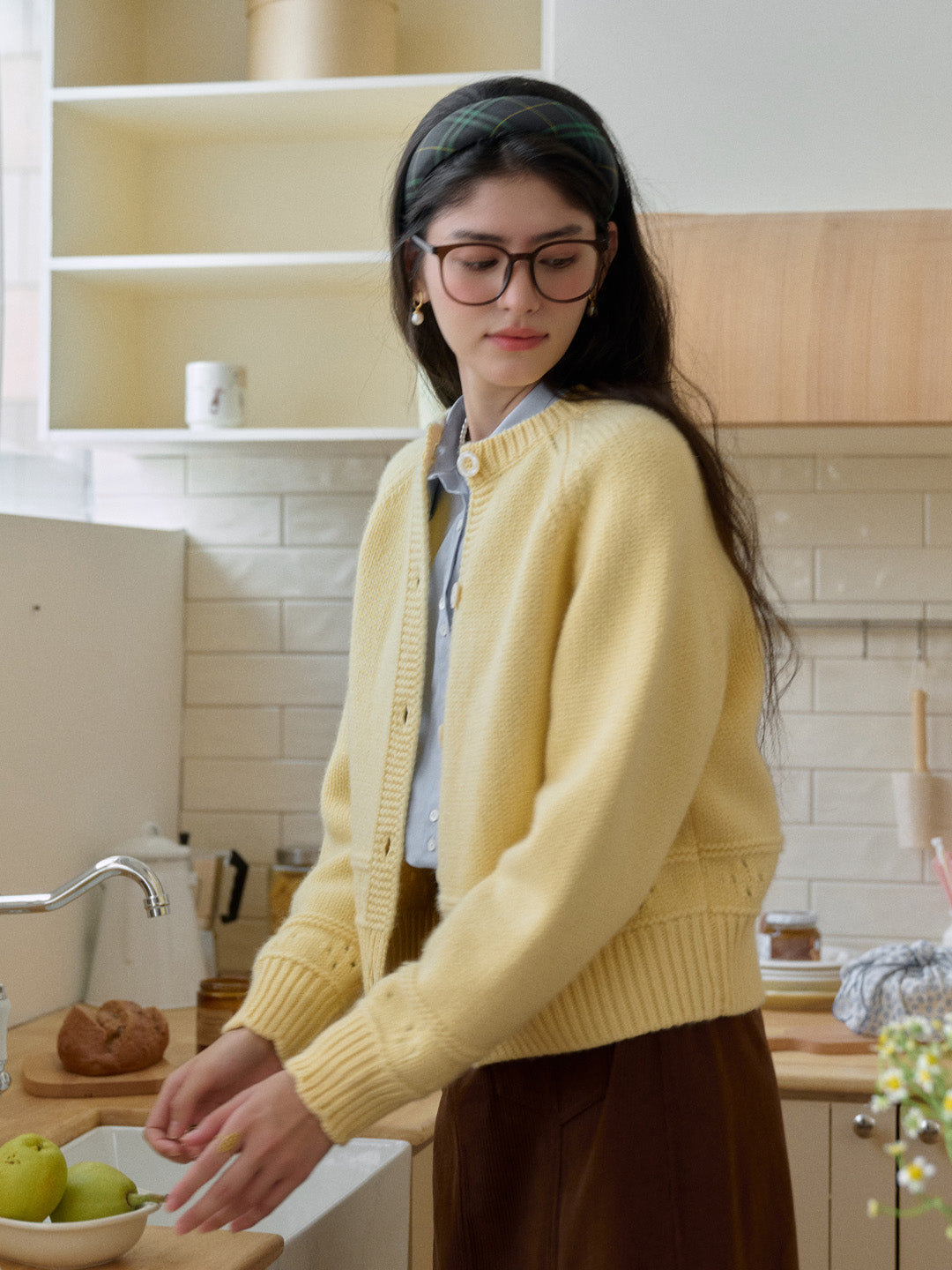 Alicia Round Neck Short 100%Wool Cardigan