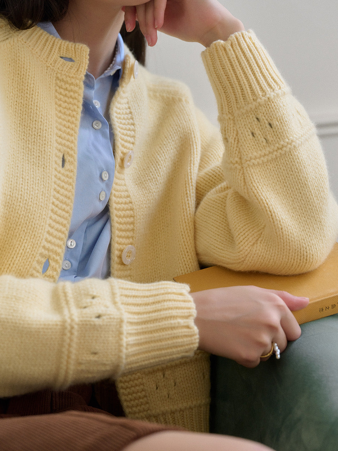 Alicia Round Neck Short 100%Wool Cardigan