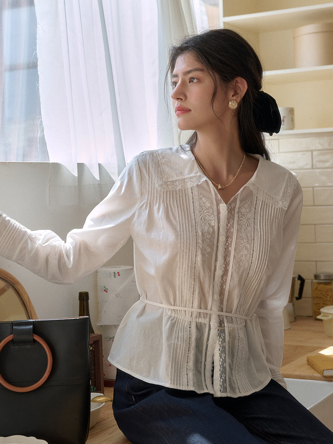 Collins V-Neck Waisted Blouse