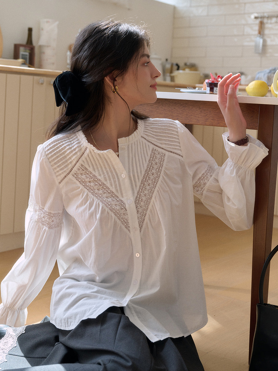 Mabel Round Neck Lace Hollow Blouse