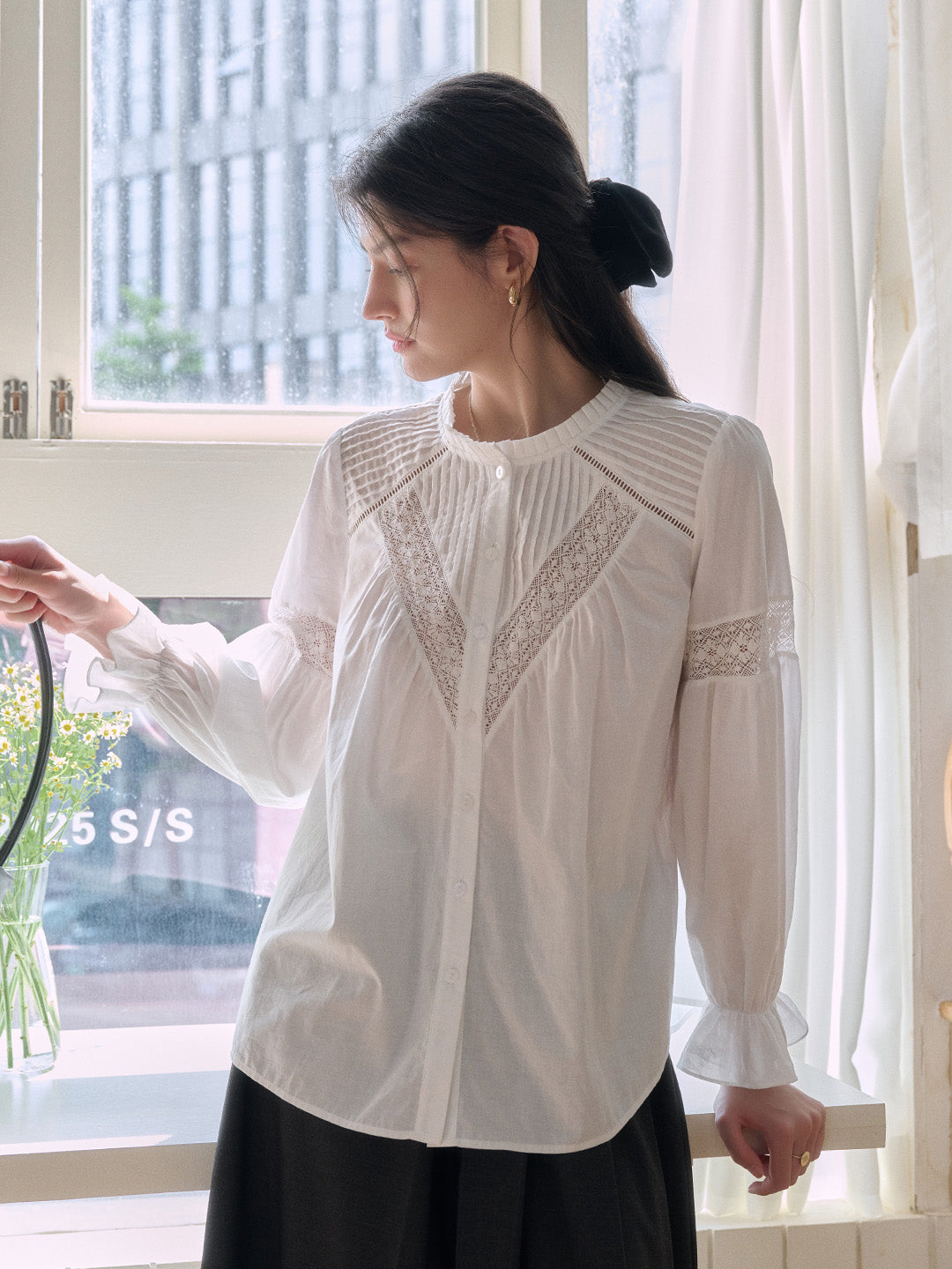 Mabel Round Neck Lace Hollow Blouse