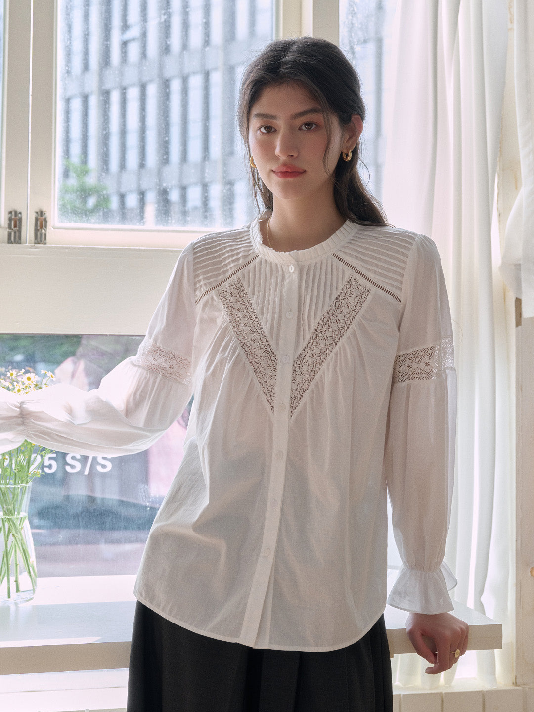 Mabel Round Neck Lace Hollow Blouse