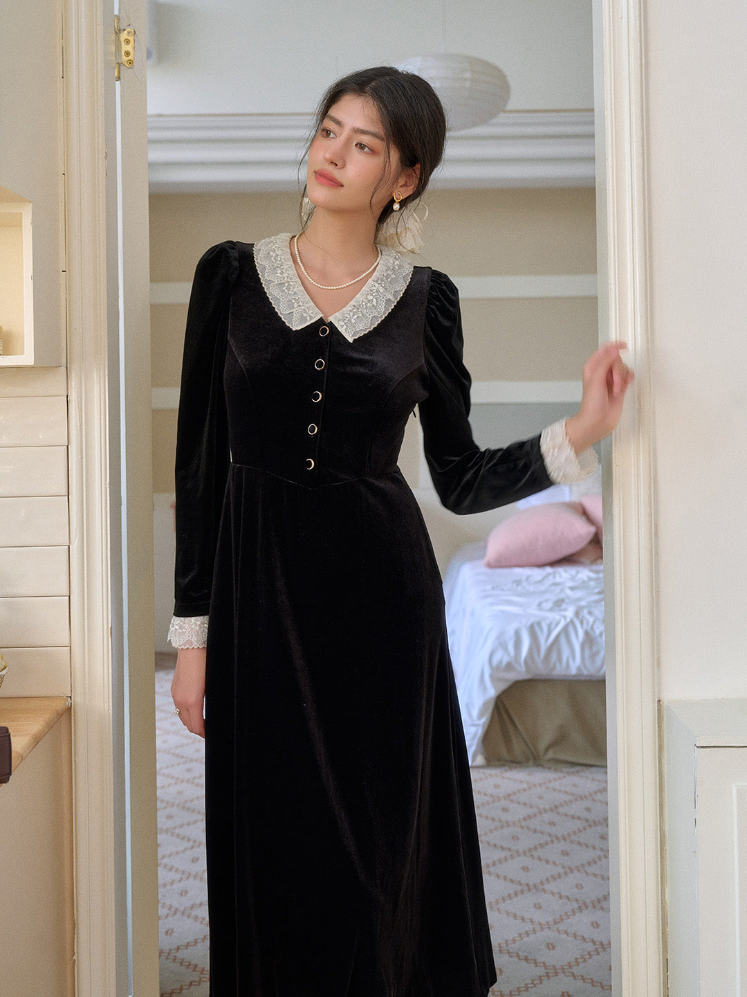 Emely V-Neck Velvet Lace Dress