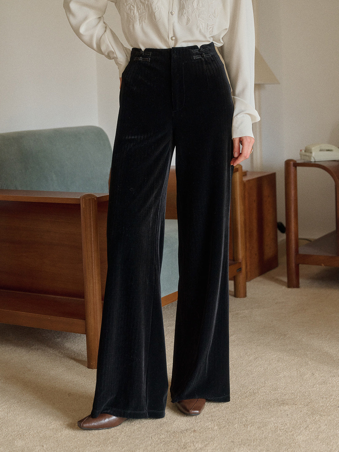 Freyja Frog Button Striaght Trousers