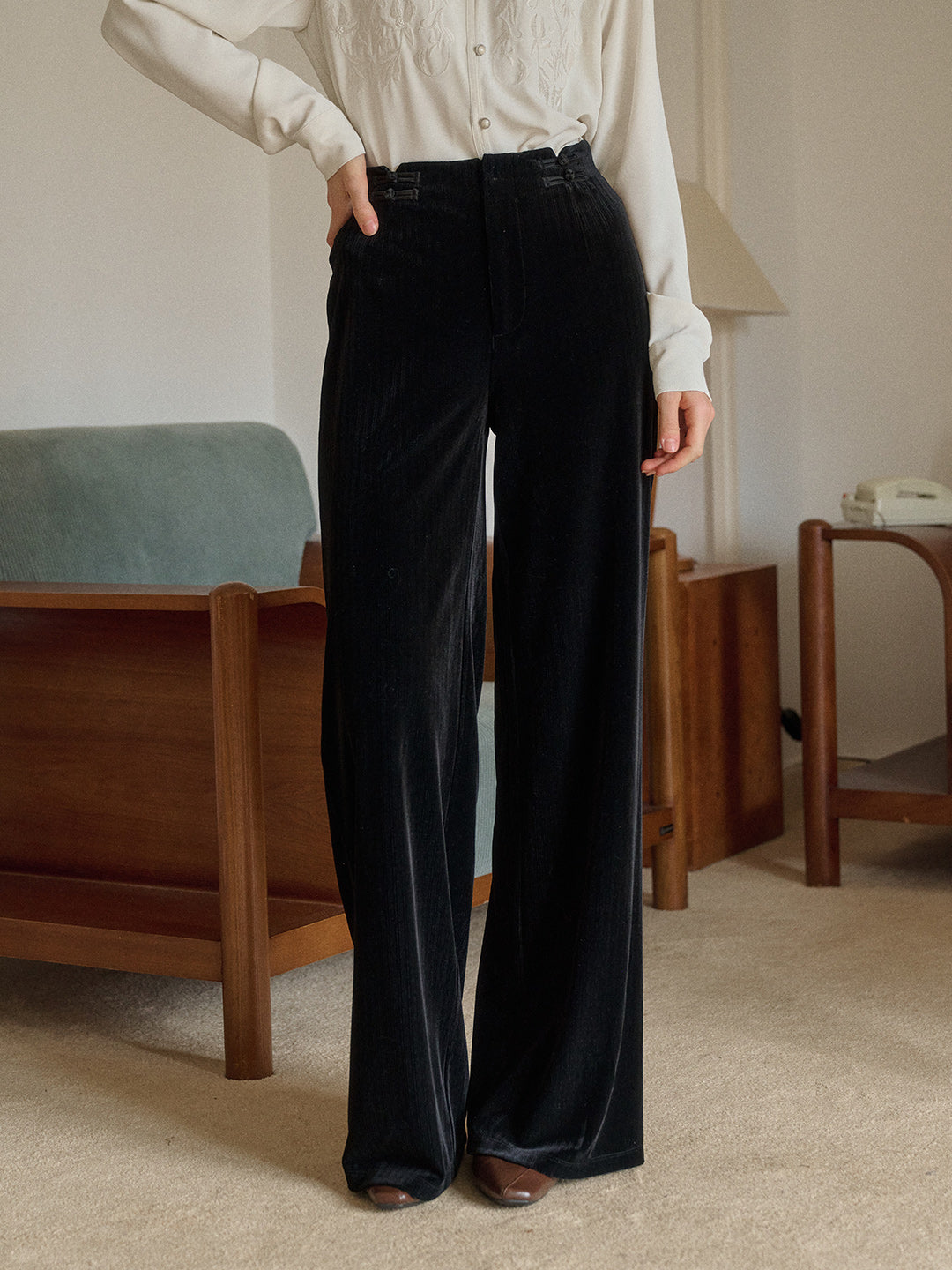 Freyja Frog Button Striaght Trousers