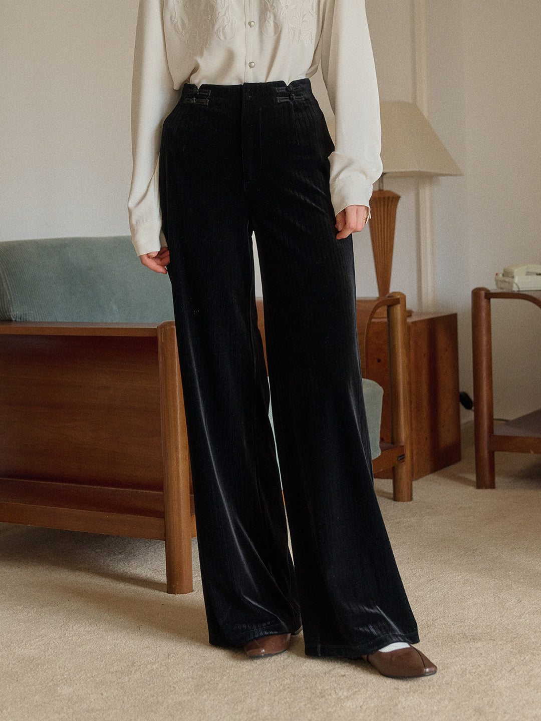 Freyja Frog Button Striaght Trousers