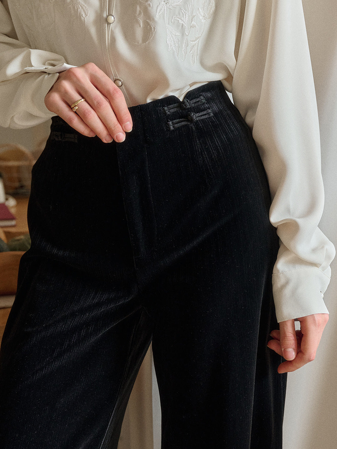 Freyja Frog Button Striaght Trousers