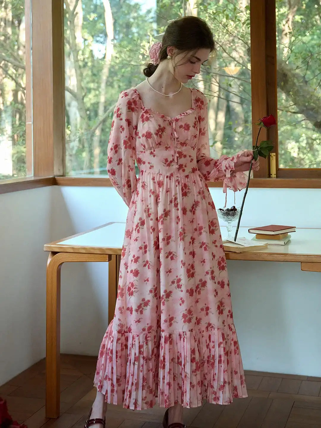 Amaris Sweetheart Neck Floral Dress