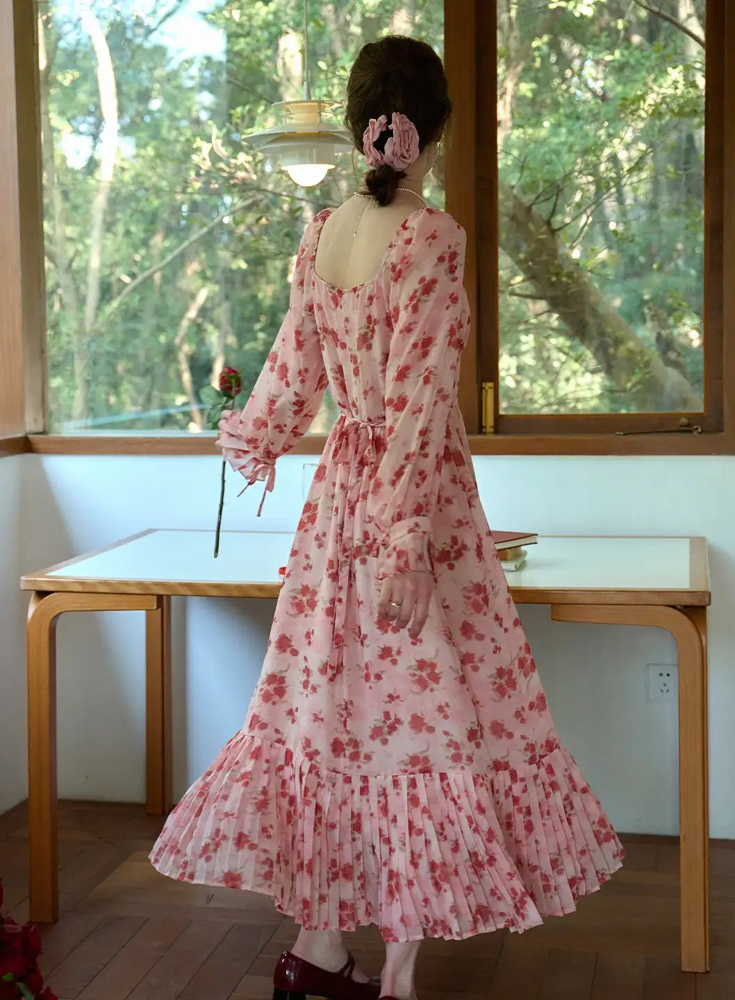 Amaris Sweetheart Neck Floral Dress