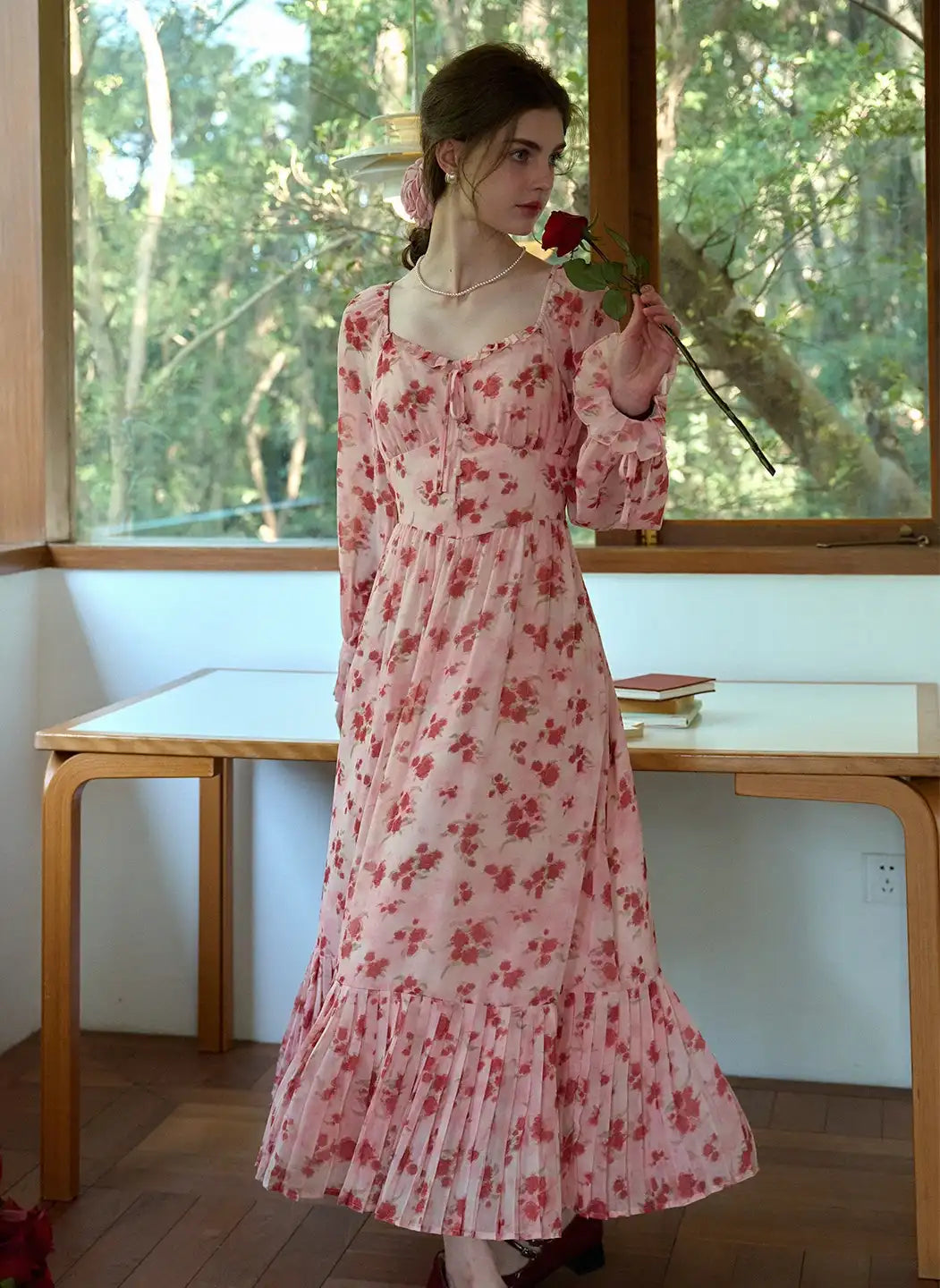 Amaris Sweetheart Neck Floral Dress