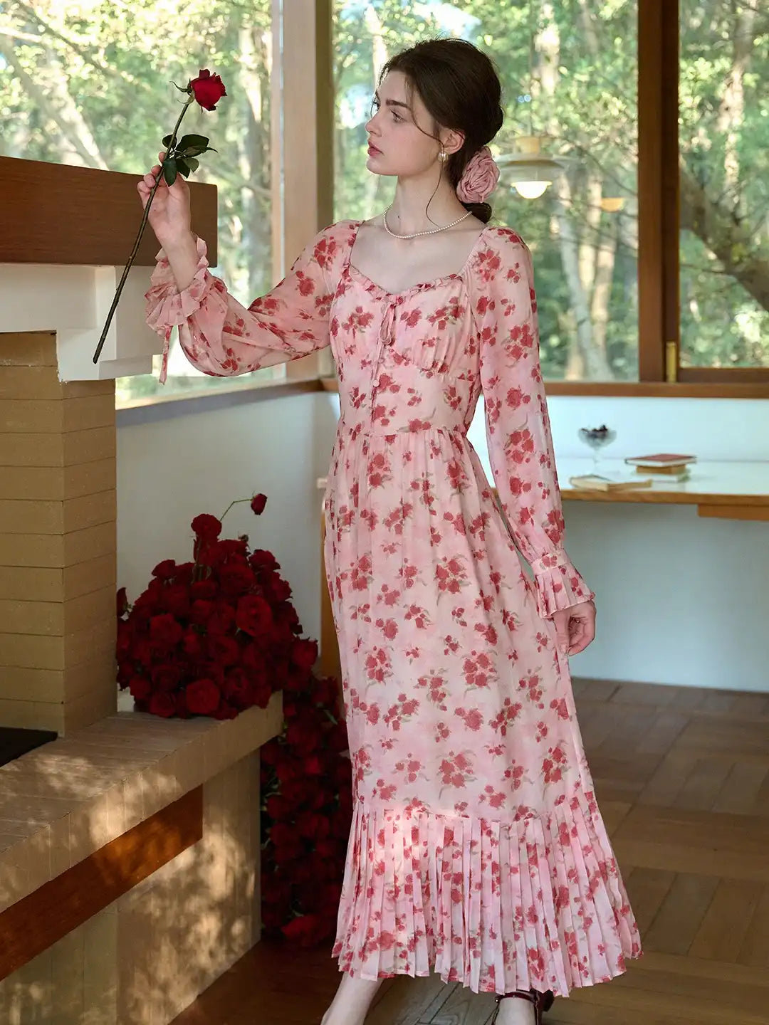 Amaris Sweetheart Neck Floral Dress