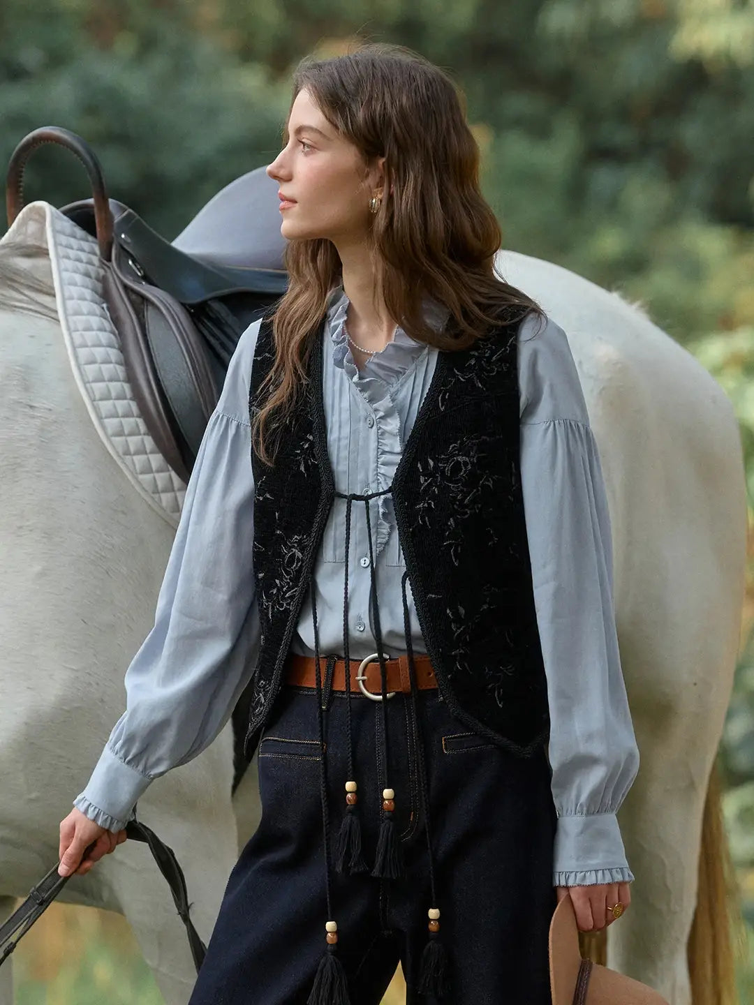 Aliya V-Neck Embroidery Vest