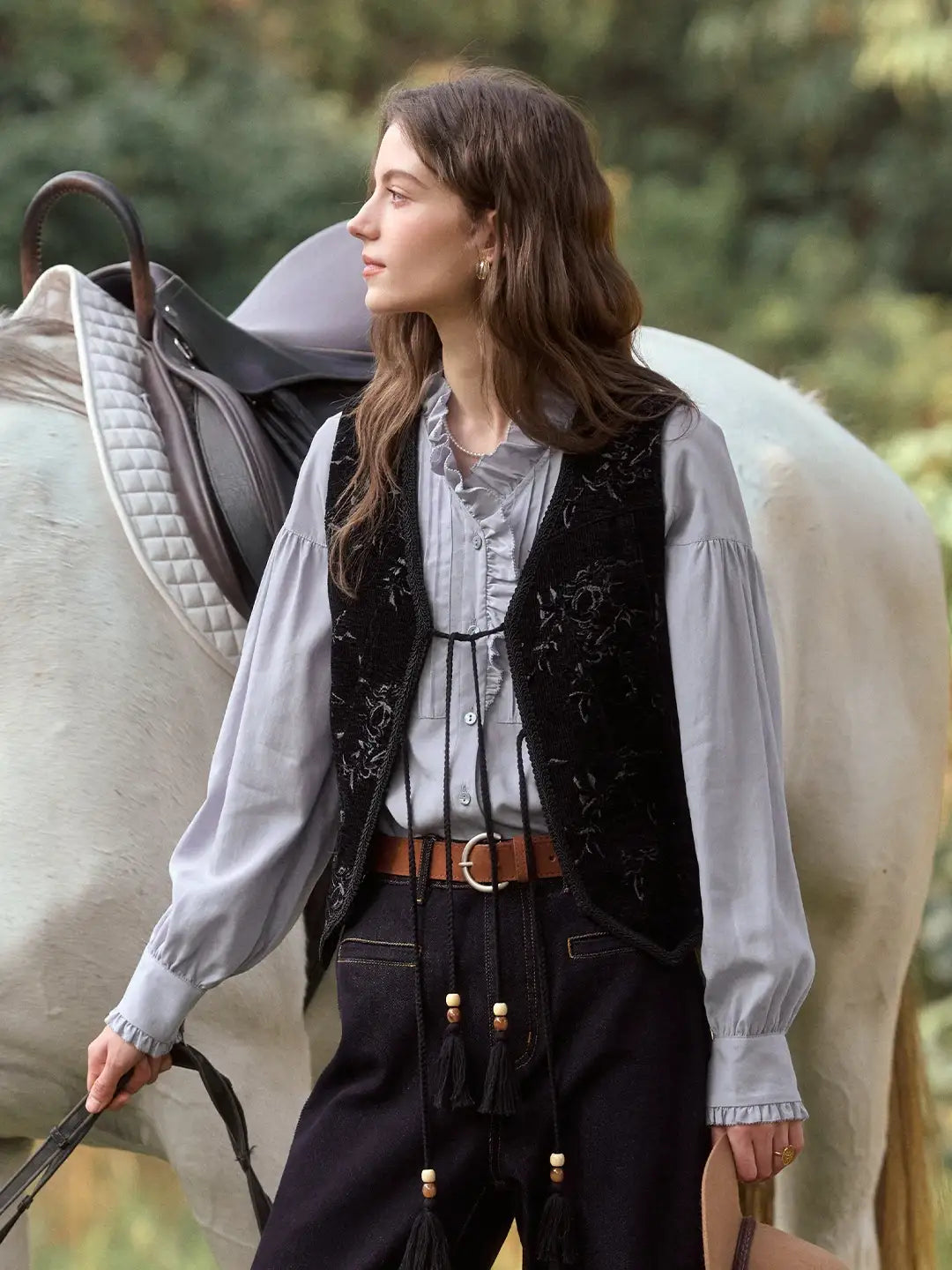 Aliya V-Neck Embroidery Vest