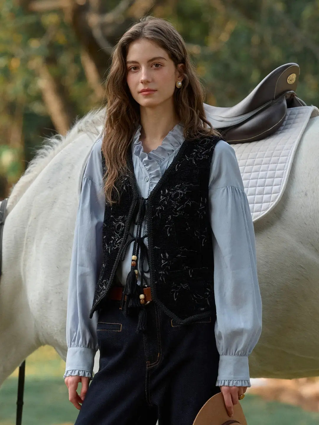 Aliya V-Neck Embroidery Vest