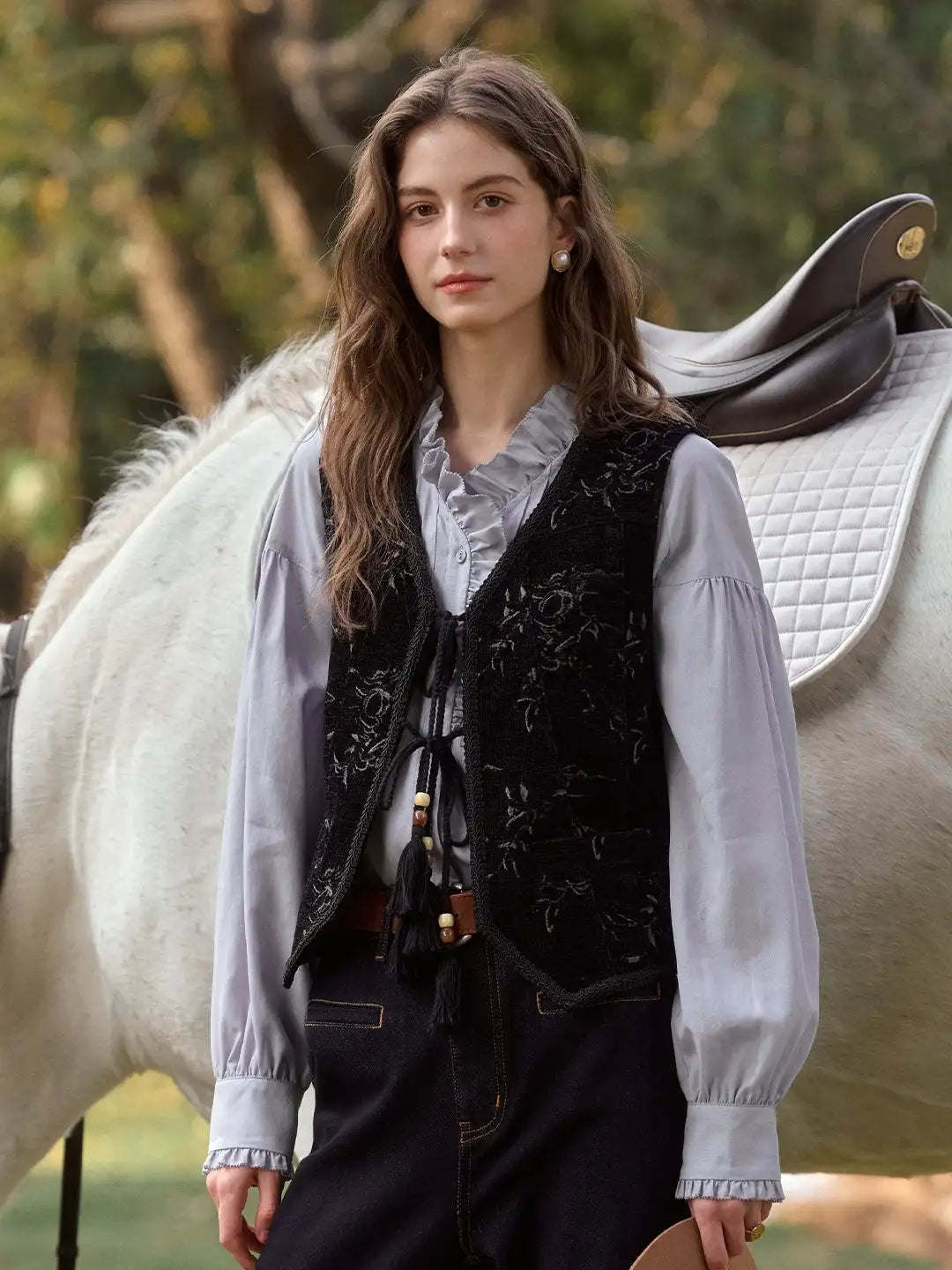 Aliya V-Neck Embroidery Vest