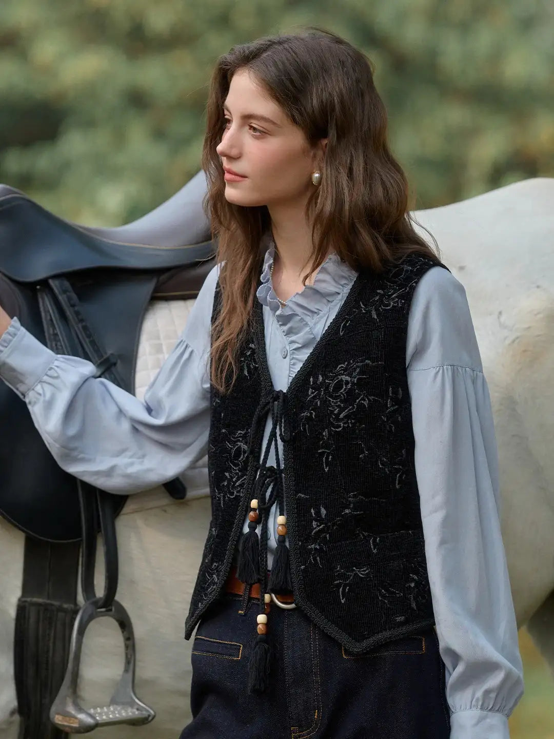 Aliya V-Neck Embroidery Vest