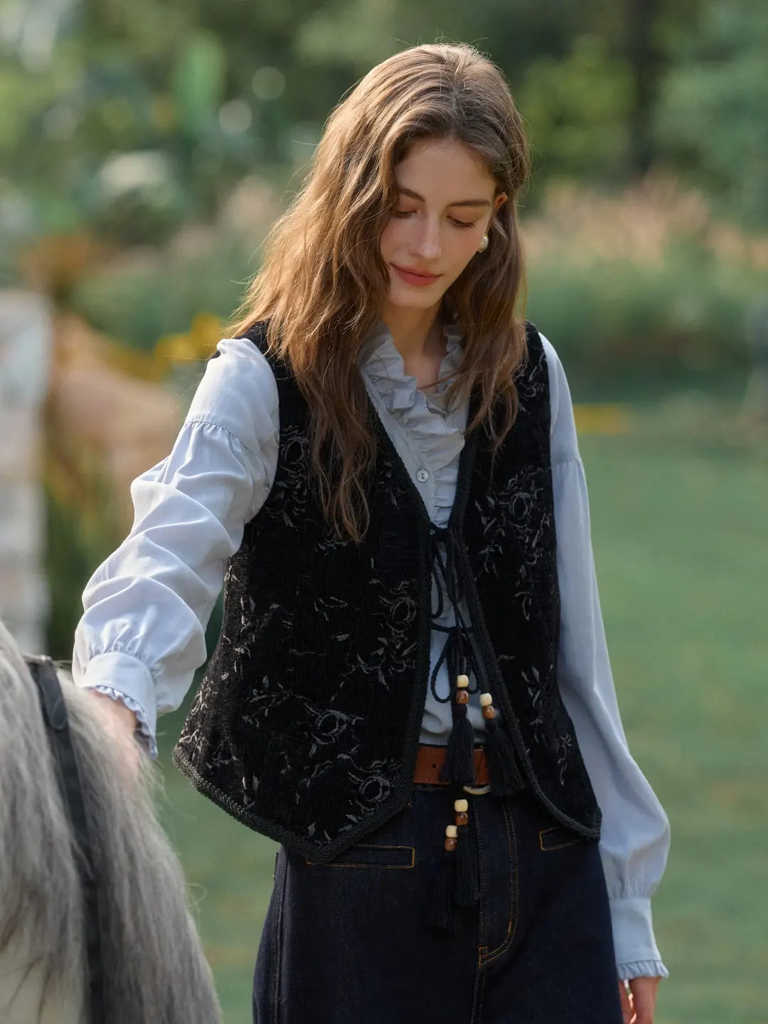 Aliya V-Neck Embroidery Vest