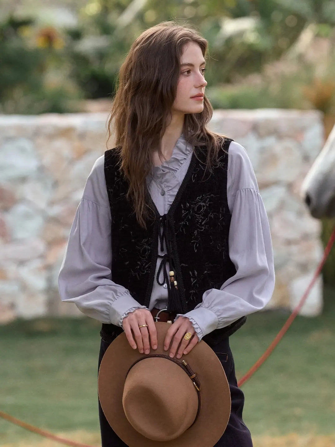 Aliya V-Neck Embroidery Vest