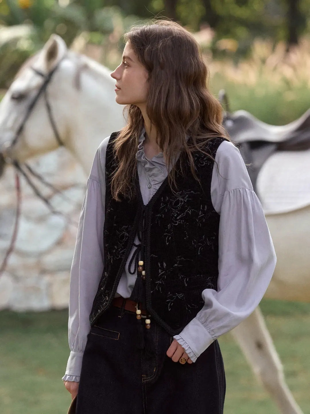 Aliya V-Neck Embroidery Vest