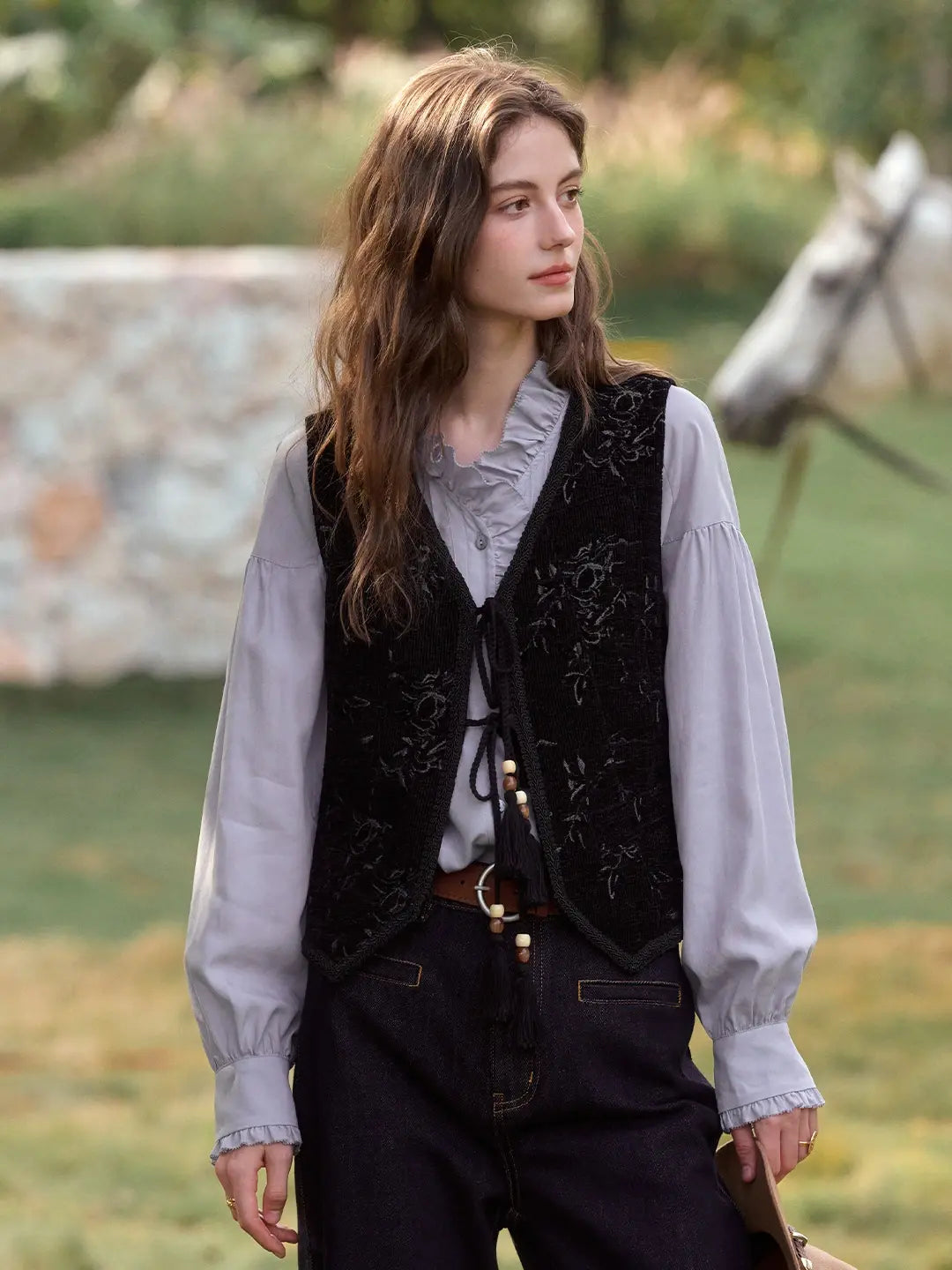 Aliya V-Neck Embroidery Vest