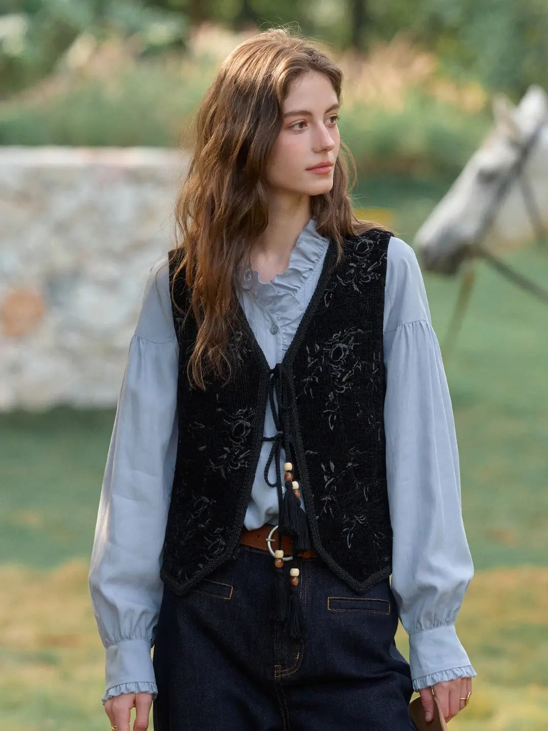 Aliya V-Neck Embroidery Vest