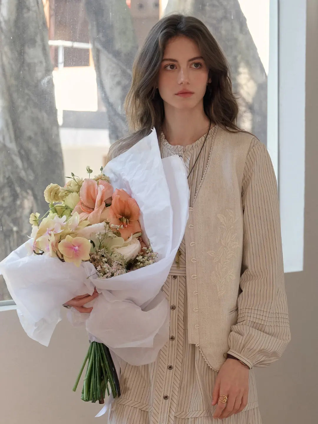 Jade V-Neck Embroidery Knot Button Vest