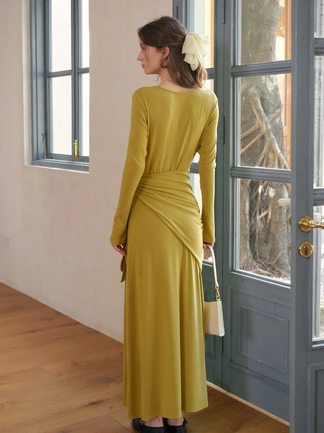 Cielo Rounc Neck Knot Dress