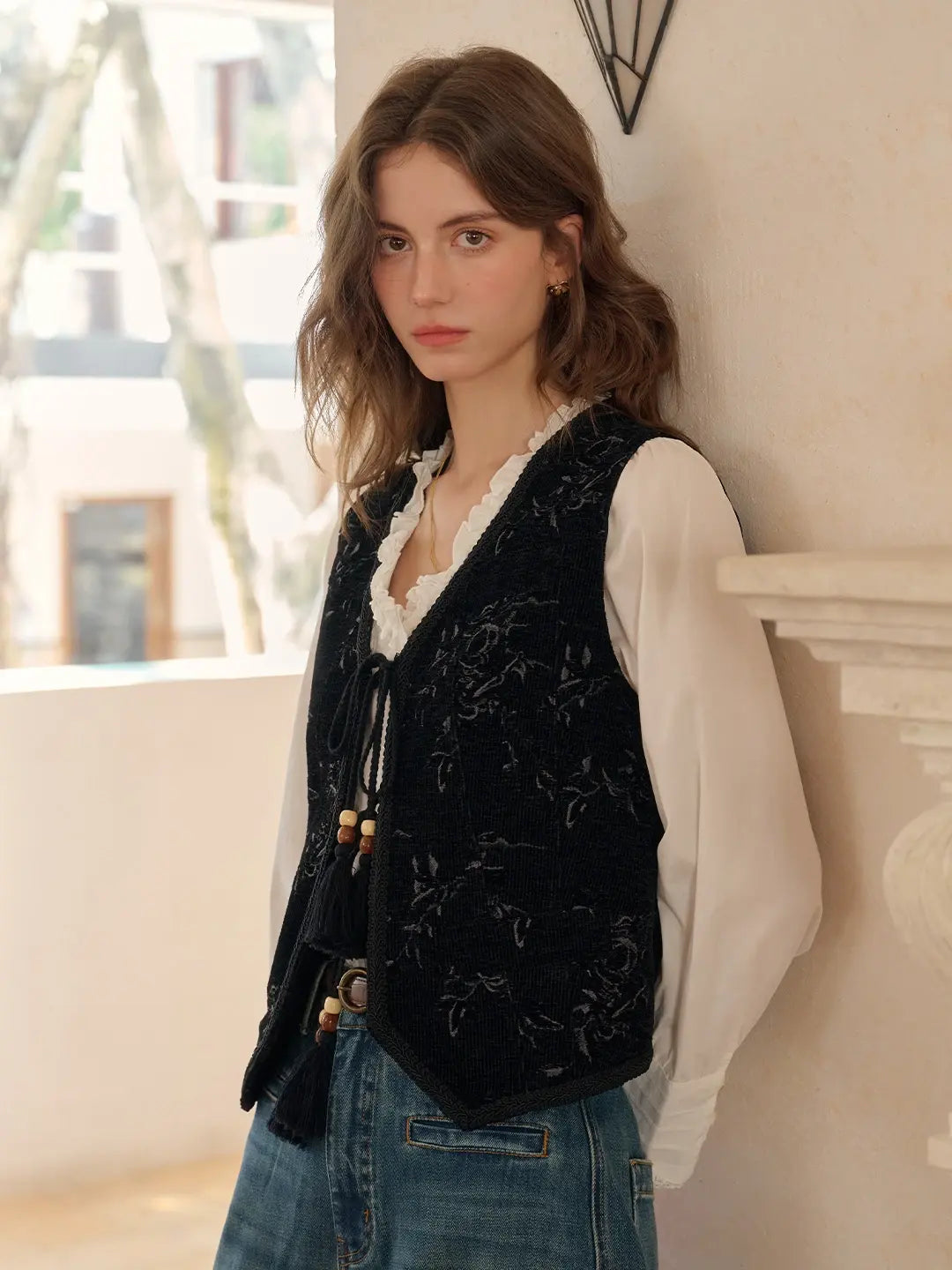 Aliya V-Neck Embroidery Vest