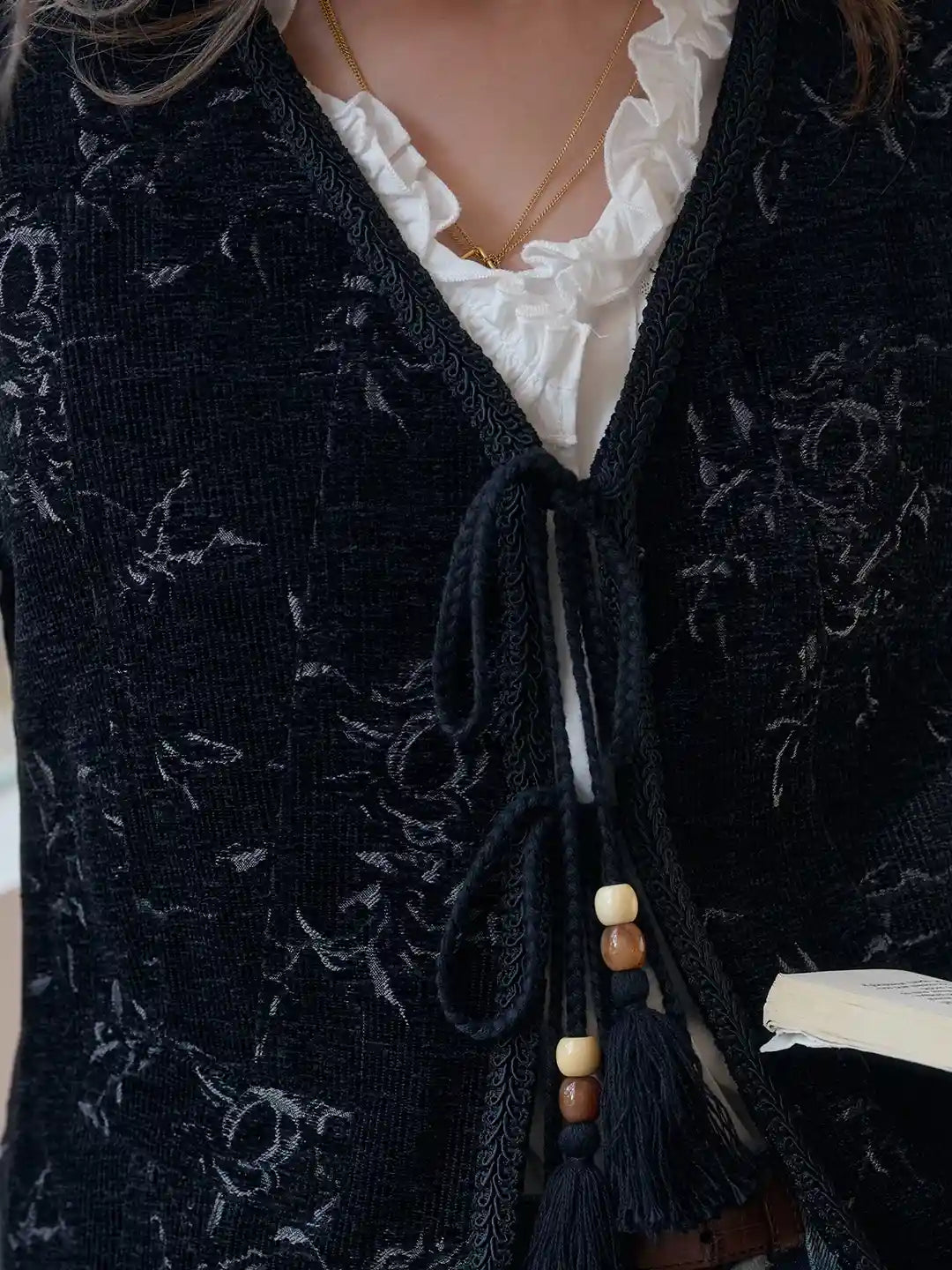 Aliya V-Neck Embroidery Vest