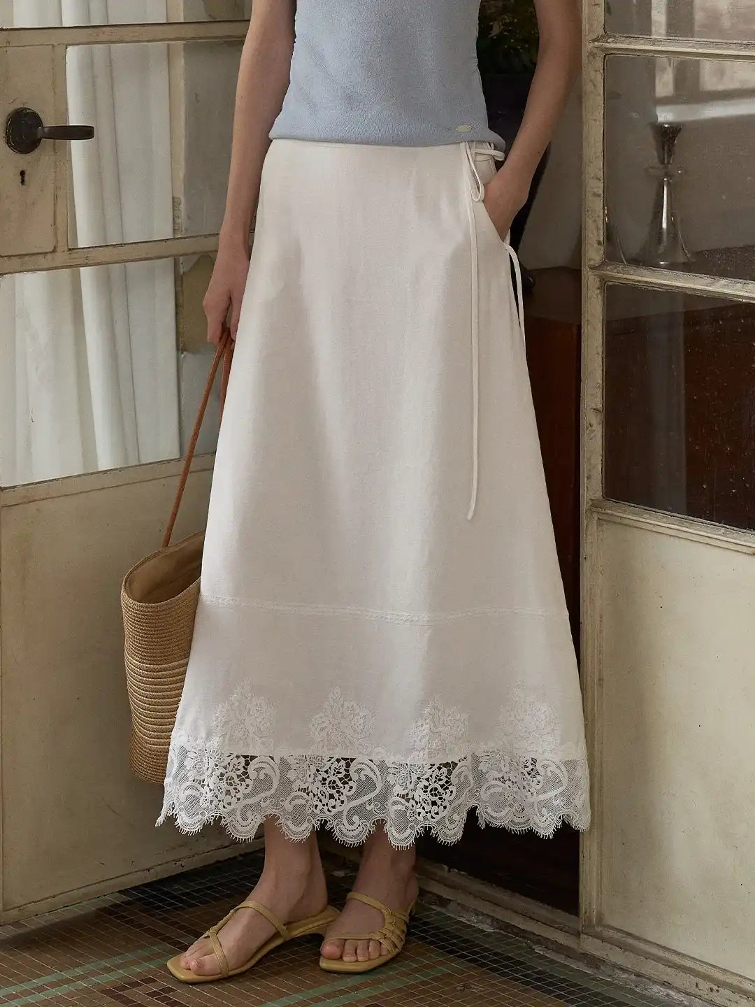 Saanvi Lace Linen Skirt