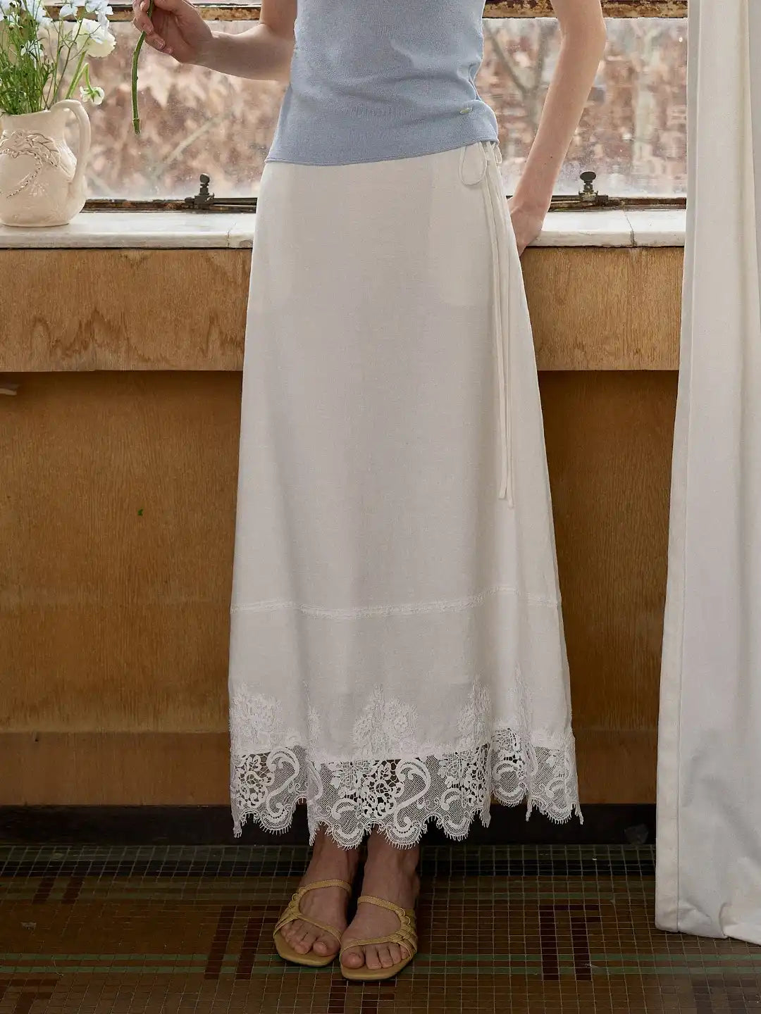 Saanvi Lace Linen Skirt